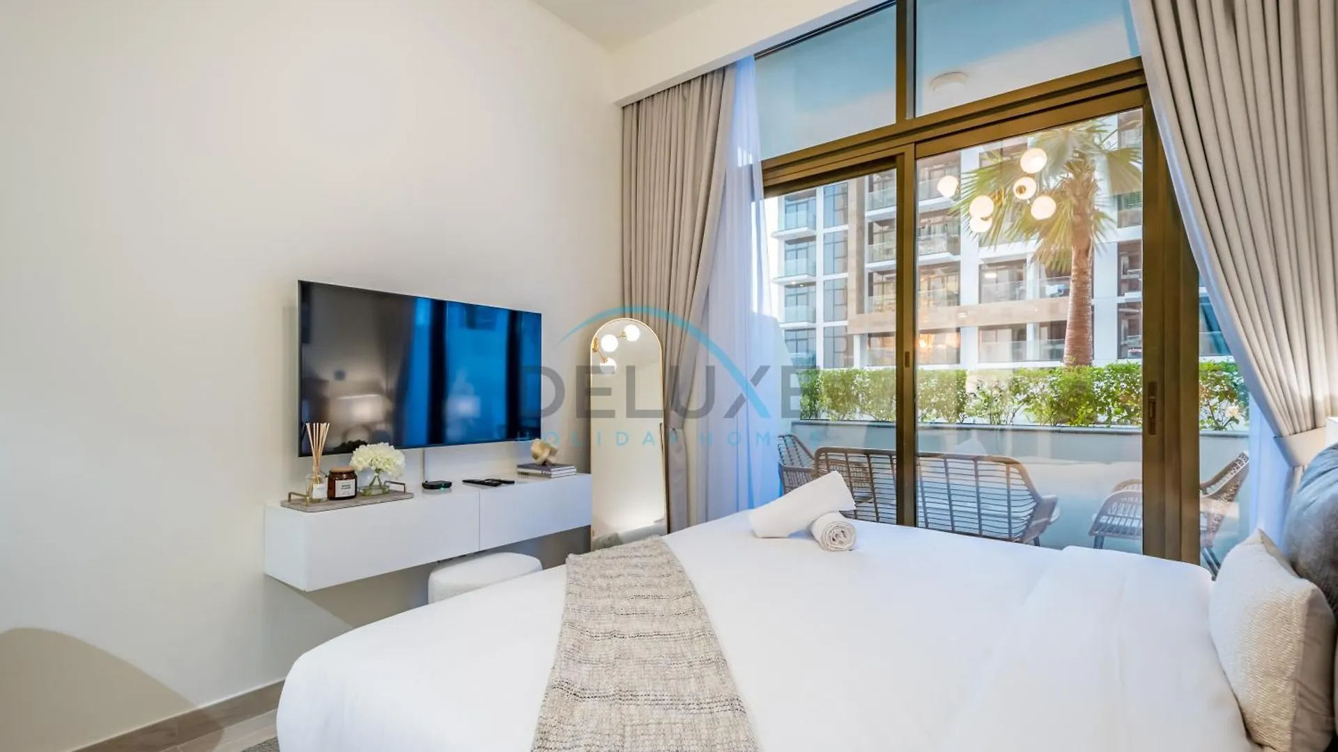 Charming Studio In Azizi Riviera 48 By Deluxe Holiday Homes Dubai United Arab Emirates